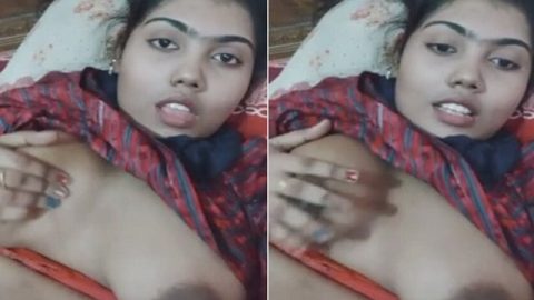 Bhabhi pressing boobs selfie video taken for lover