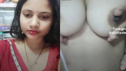 Cam girl Neha boob grope and pussy showing live show