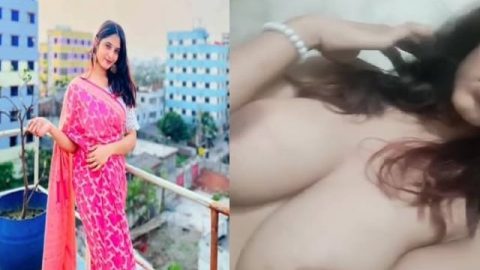 Gorgeous Bengali girl big boobs showing to boyfriend