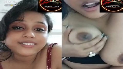 Gorgeous Chamet girl naked body showing on live
