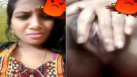 Horny cute Indian girl naked fingering video call