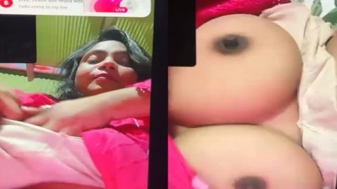Huge round boobs bhabhi from Kolkata does nude call