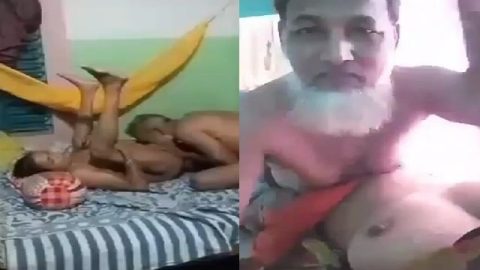 Uncle fucking lonely wife after licking pussy viral MMS