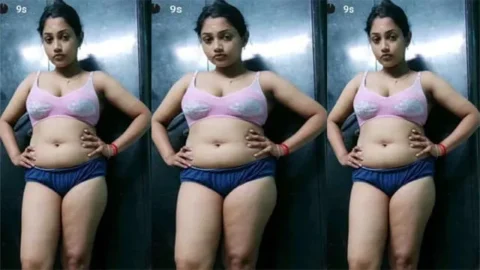 Cheater Tamil Wife Showing & Fucking Leaked