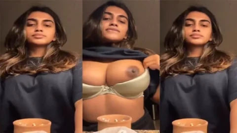 Beautiful Sexy Babe Showing Boobies 2