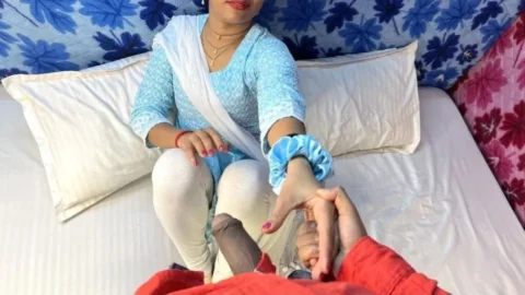 Sauteli behan ko chudai sikhaya Shadi se pehle Stepsister Desi Porn MMS